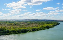 Задонье напротив крутояра у Вешенской