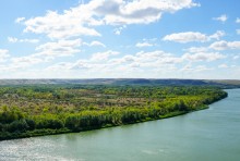 Задонье напротив крутояра у Вешенской