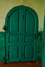 Кирха на берегу реки Ея в поселке Южном, бывшей немецкой колонии Ольгенфельд.