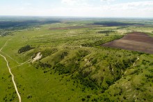 Меловые и песчаные горы у реки Глубокой в Каменском районе и находки зубов древних акул