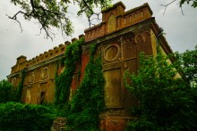 Золотая экономия Лакиеров и замок на берегу Таганрогского залива.