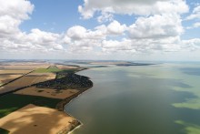 Берег Азовского моря у хутора Рожок, и охота водяных ужей. 