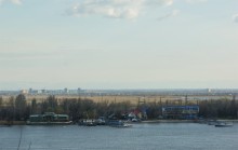 Дебаркадер на левом берегу