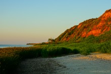 Закат в Семибалках у глиняных обрывов на берегу Азовского моря.