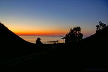 Закат в Семибалках у глиняных обрывов на берегу Азовского моря.