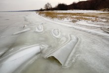 Песчаные сосульки на берегу Таганрогского залива во время ветрового нагона воды