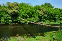 Висячий мост над рекой Кундрючьей в хуторе Голубинка