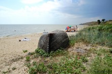 Старый баркас на берегу Таганрогского залива