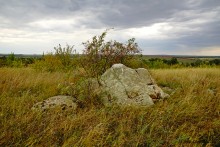 Выходы розового песчаника в долине реки Калитвы