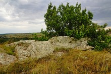 Выходы розового песчаника в долине реки Калитвы
