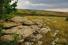 Выходы розового песчаника в долине реки Калитвы