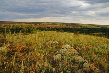 Выходы розового песчаника в долине реки Калитвы