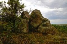 Выходы розового песчаника в долине реки Калитвы