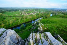 Выходы розового песчаника в долине реки Калитвы
