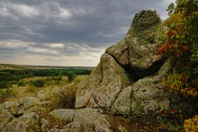 Выходы розового песчаника в долине реки Калитвы