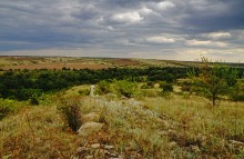 Выходы розового песчаника в долине реки Калитвы