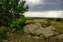 Выходы розового песчаника в долине реки Калитвы