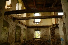 Старый, необычный дом на окраине хутора Чумаковского.