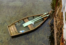 Затопленная лодка