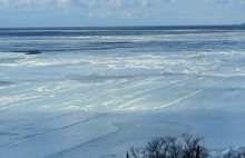 Таганрогский залив у Морского Чулека в январе