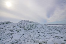 Ветровой нагон льда в Таганрогском заливе у села Займо-Обрыв