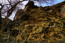 Красные скалы на реке Быстрой