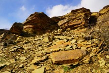 Красные скалы на реке Быстрой