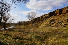 Красные скалы на реке Быстрой