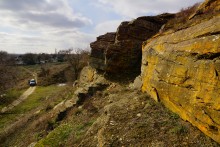 Красные скалы на реке Быстрой