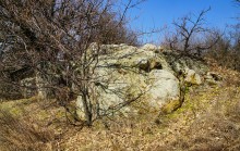 Петроглифы в кварцитовой пещере на Донецком кряже