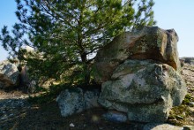 Петроглифы в кварцитовой пещере на Донецком кряже