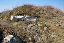 Петроглифы в кварцитовой пещере на Донецком кряже
