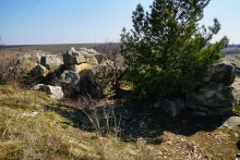 Петроглифы в кварцитовой пещере на Донецком кряже