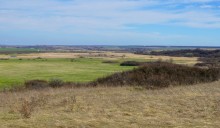 Апрельское путешествие по Тузловским склонам с цветами и облаками.