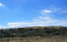 Апрельское путешествие по Тузловским склонам с цветами и облаками.