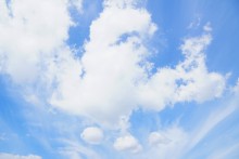 Апрельское путешествие по Тузловским склонам с цветами и облаками.