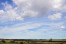 Апрельское путешествие по Тузловским склонам с цветами и облаками.