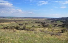 Апрельское путешествие по Тузловским склонам с цветами и облаками.