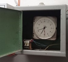 История электрических часов