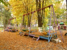 Аттракцион "лодочки" в парке им. Н. Островского