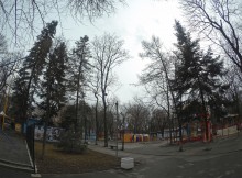 Ранняя весна в парке Островского