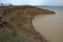 Весёловское водохранилище, борьба воды и суши