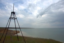 Весёловское водохранилище, борьба воды и суши