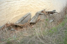 Весёловское водохранилище, борьба воды и суши