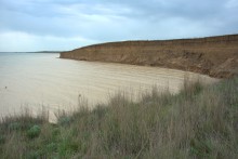 Весёловское водохранилище, борьба воды и суши