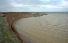 Весёловское водохранилище, борьба воды и суши