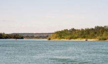 Донские пляжи в августе у станицы Мелиховской