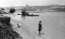 Моторная лодка с каютой