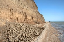 Рушащийся берег у Камышевахской