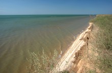 Рушащийся берег у Камышевахской